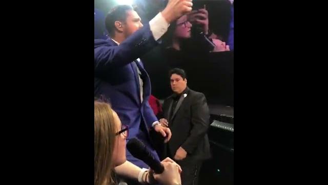 📹  irish girl sings 'an cailín álainn' in irish language at michael bublé concert in belfast (2019)